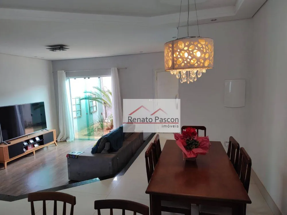 Casa, 3 quartos, 273 m² - Foto 2