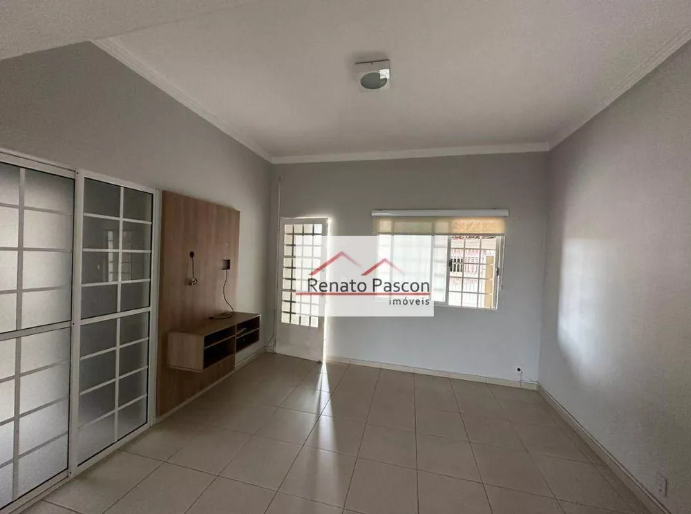 Casa à venda com 2 quartos, 300M2 - Foto 2