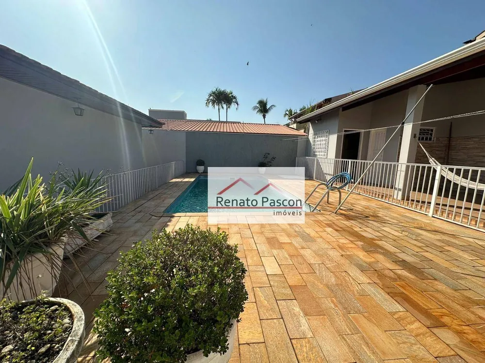 Casa, 3 quartos, 267 m² - Foto 1