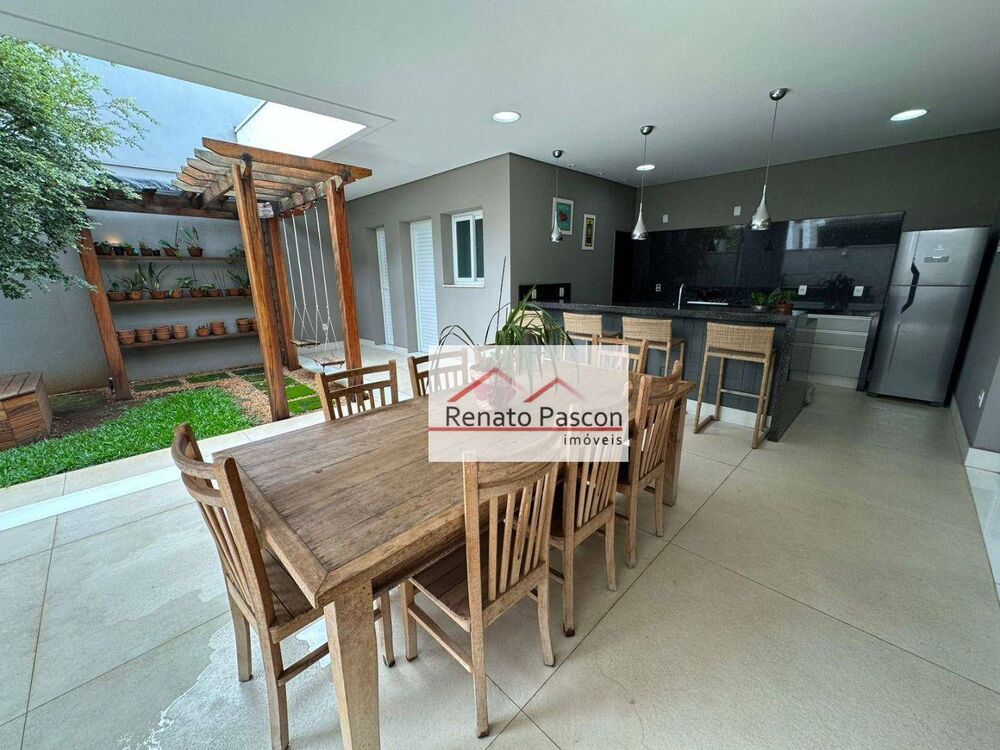 Sobrado, 3 quartos, 347 m² - Foto 2