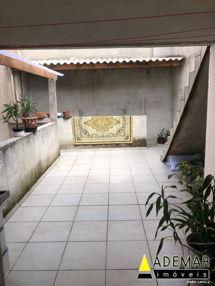 Casa à venda com 2 quartos, 140m² - Foto 4