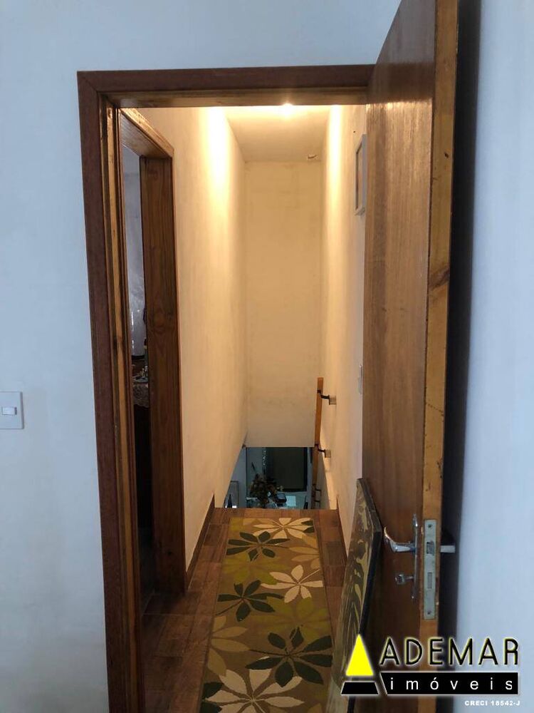 Casa à venda com 2 quartos, 140m² - Foto 3