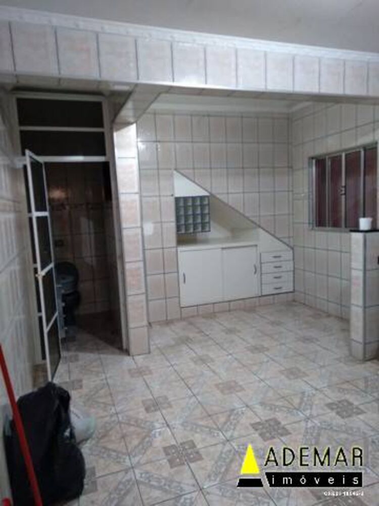 Casa à venda com 4 quartos, 80m² - Foto 3