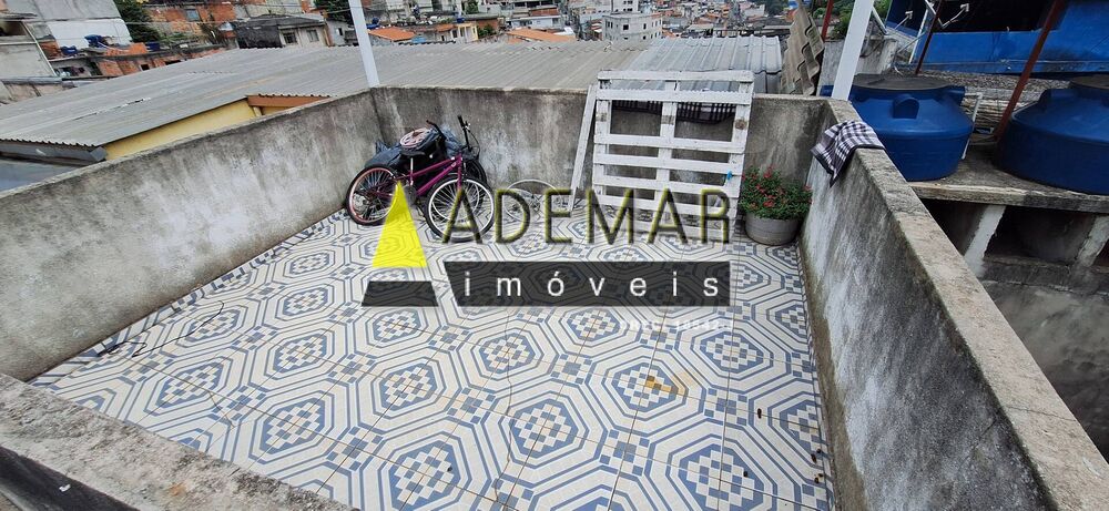 Casa à venda com 5 quartos, 120m² - Foto 1