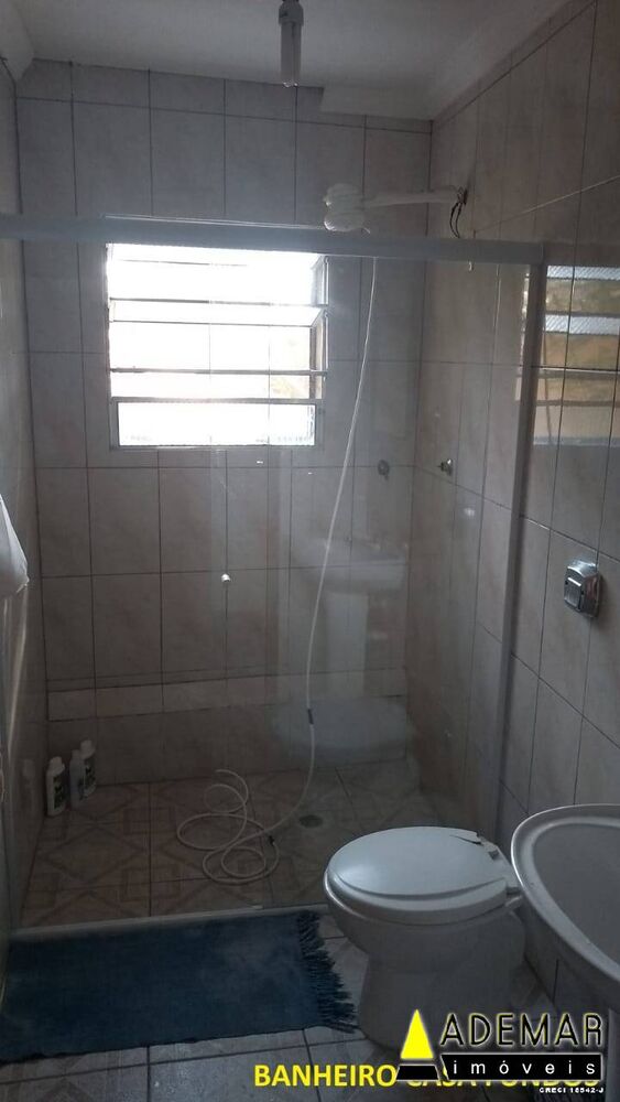 Casa à venda com 3 quartos, 260m² - Foto 1