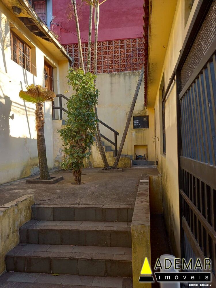Casa à venda com 2 quartos, 300m² - Foto 5