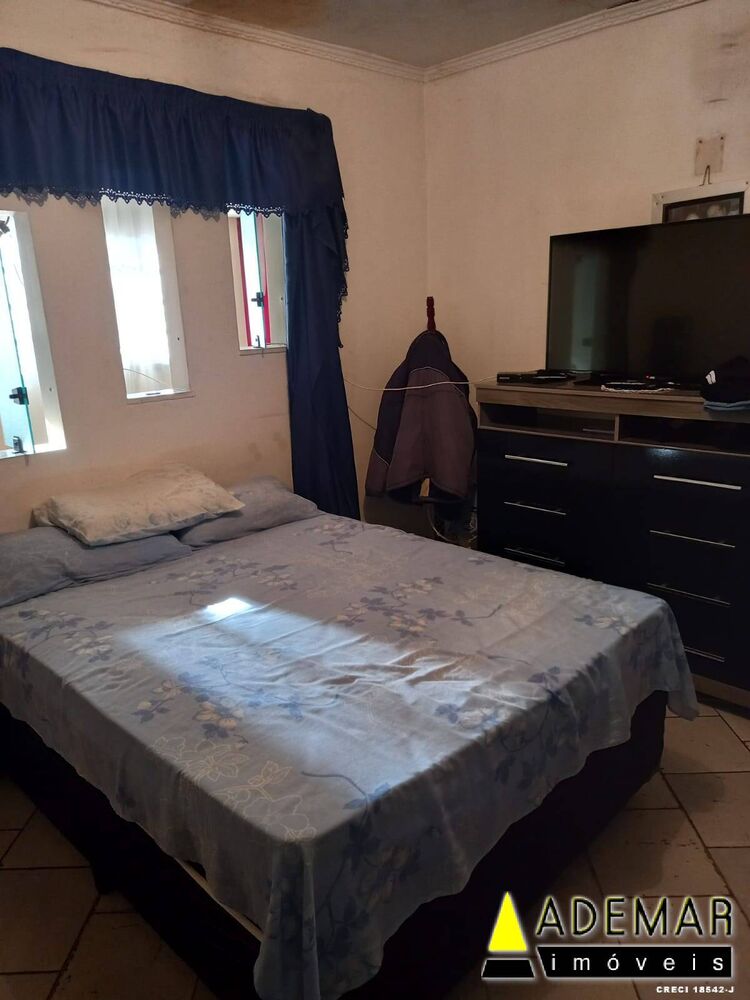 Casa à venda com 2 quartos, 300m² - Foto 3