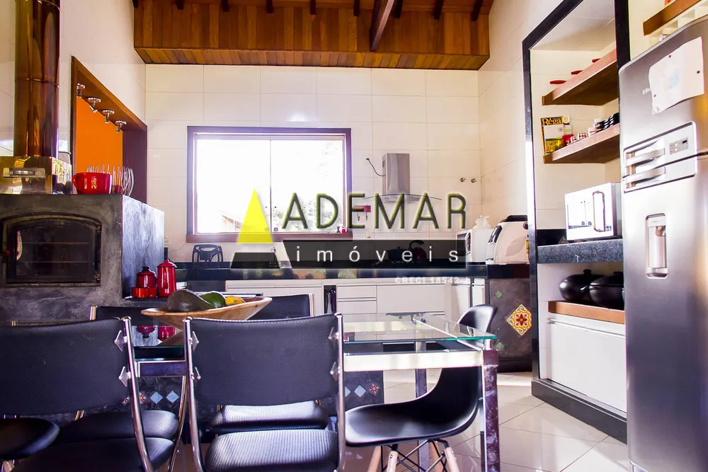 Casa, 7 quartos, 2260 m² - Foto 3