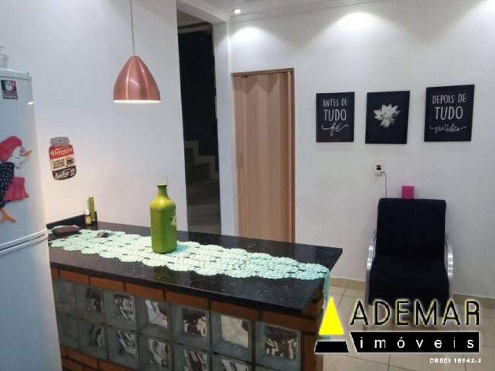 Casa à venda com 3 quartos, 65m² - Foto 3