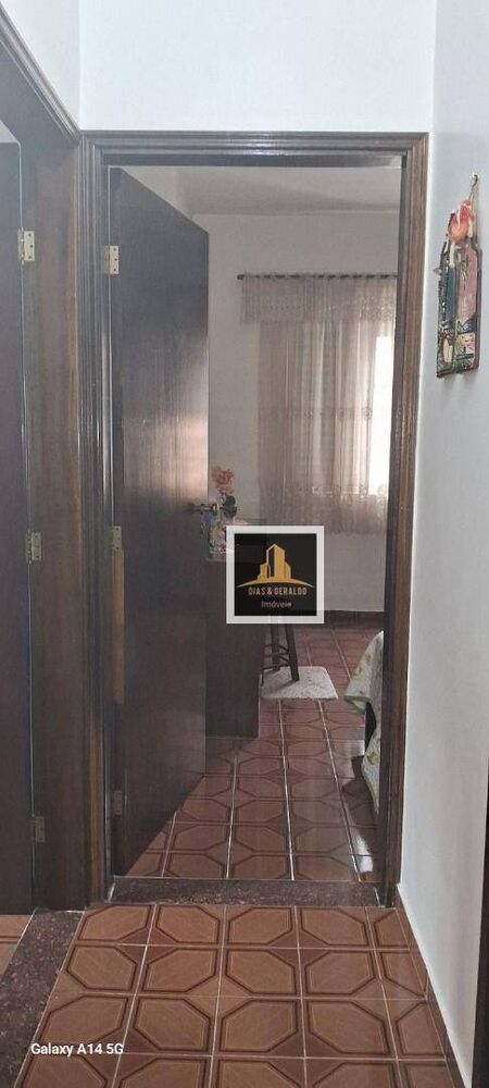 Casa à venda com 2 quartos, 200m² - Foto 14