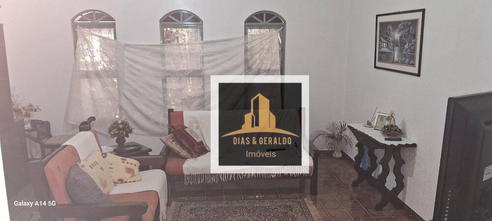 Casa à venda com 2 quartos, 200m² - Foto 4