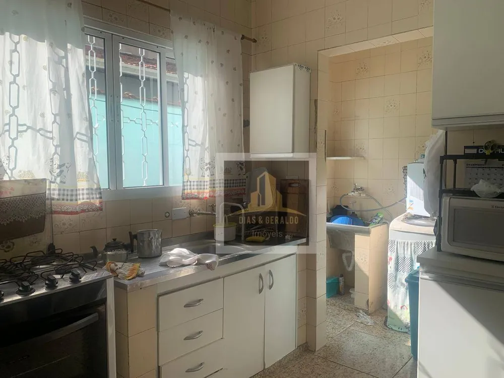 Casa, 4 quartos, 230 m² - Foto 2