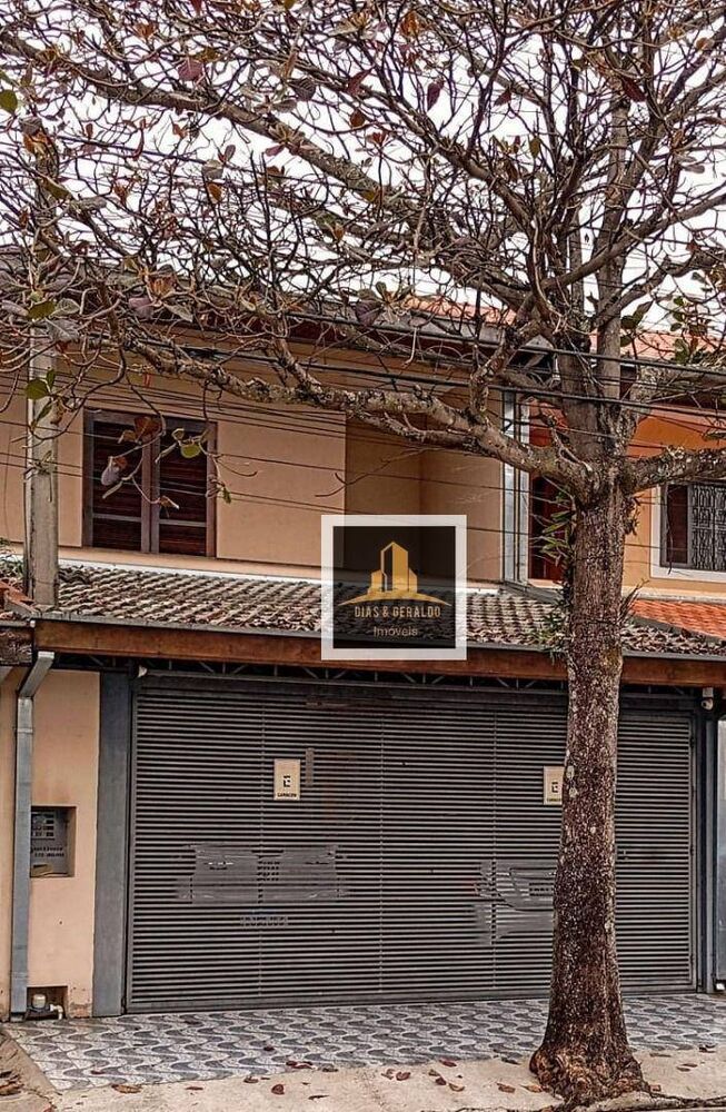 Sobrado, 3 quartos, 204 m² - Foto 2