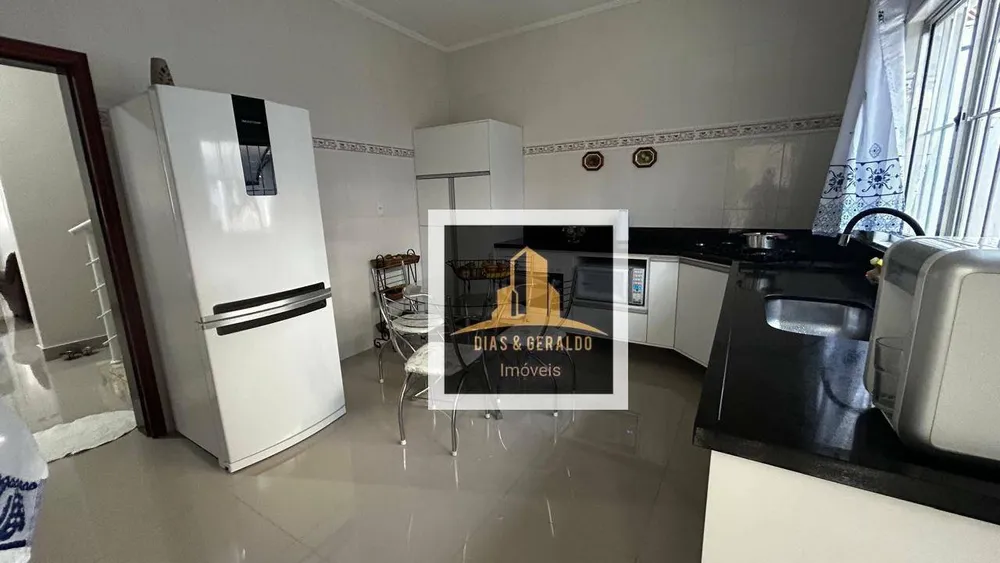 Sobrado, 3 quartos, 240 m² - Foto 1