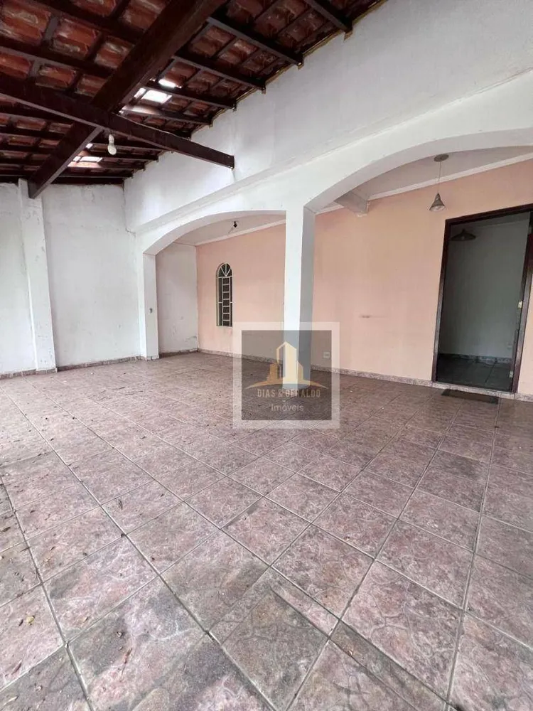 Casa, 3 quartos, 174 m² - Foto 1