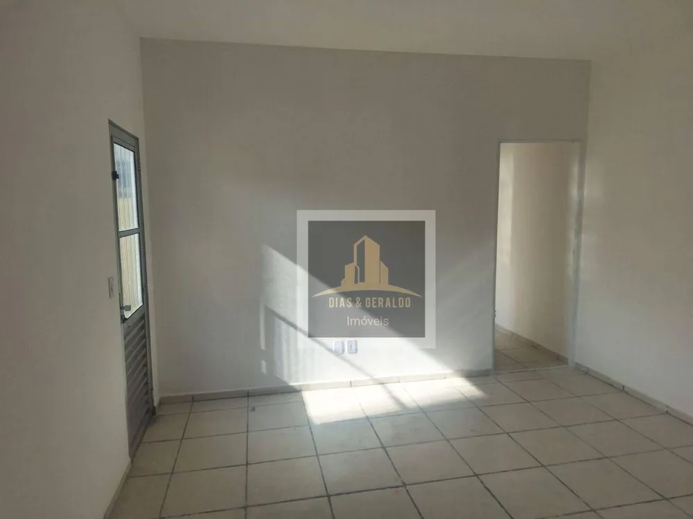 Casa, 3 quartos, 69 m² - Foto 2