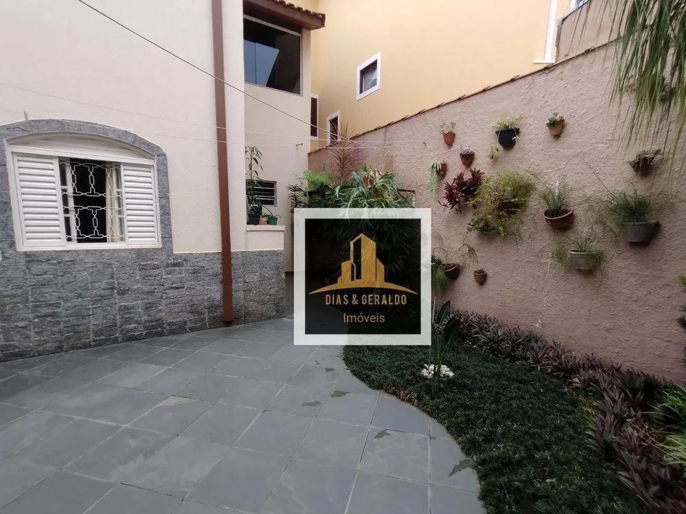 Sobrado, 3 quartos, 239 m² - Foto 2