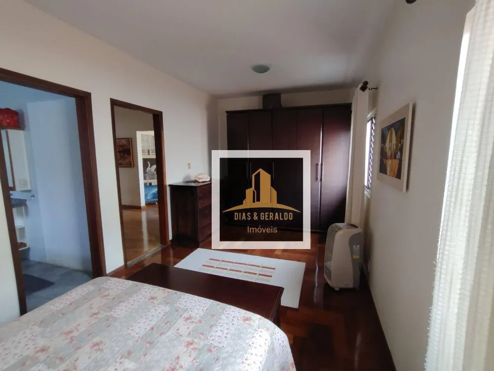 Sobrado, 3 quartos, 239 m² - Foto 1