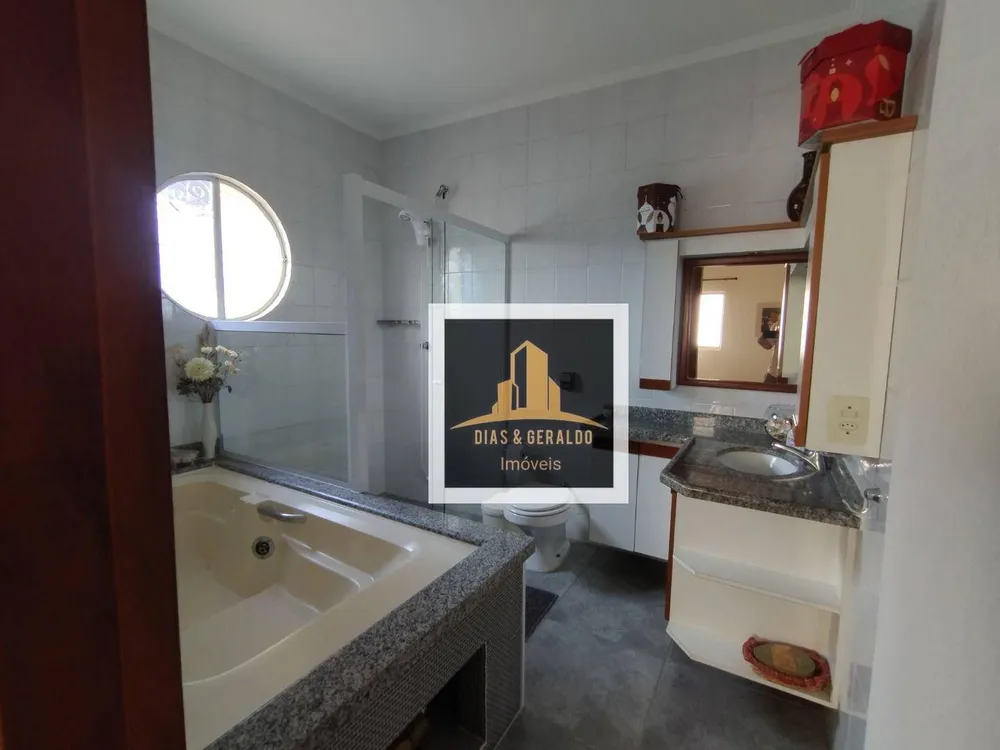Sobrado, 3 quartos, 239 m² - Foto 4