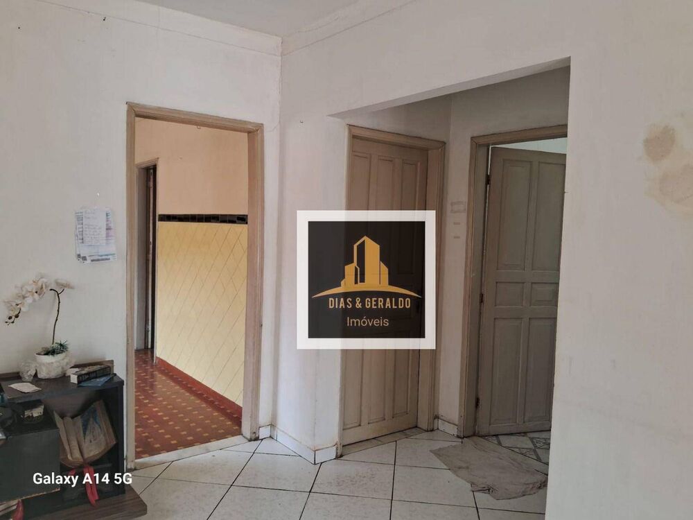 Casa à venda com 3 quartos, 145m² - Foto 1