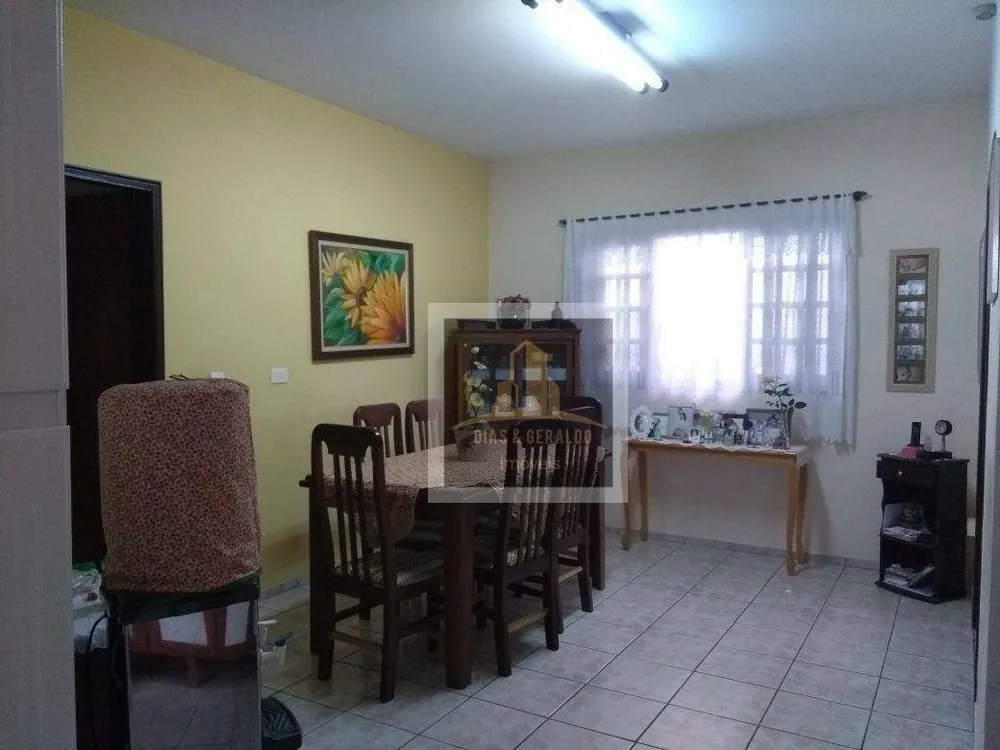 Casa, 3 quartos, 220 m² - Foto 3