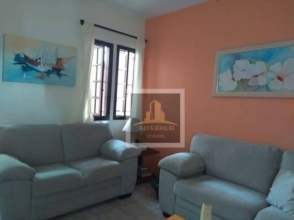 Casa, 3 quartos, 220 m² - Foto 2