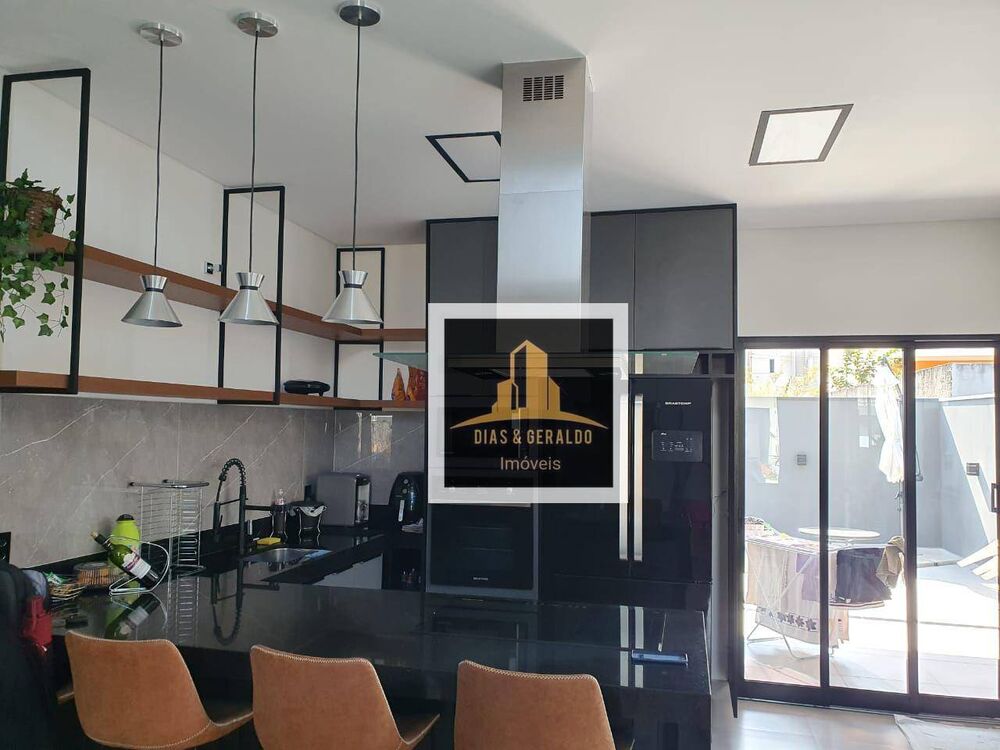 Casa de Condomínio à venda e aluguel com 3 quartos, 151m² - Foto 3