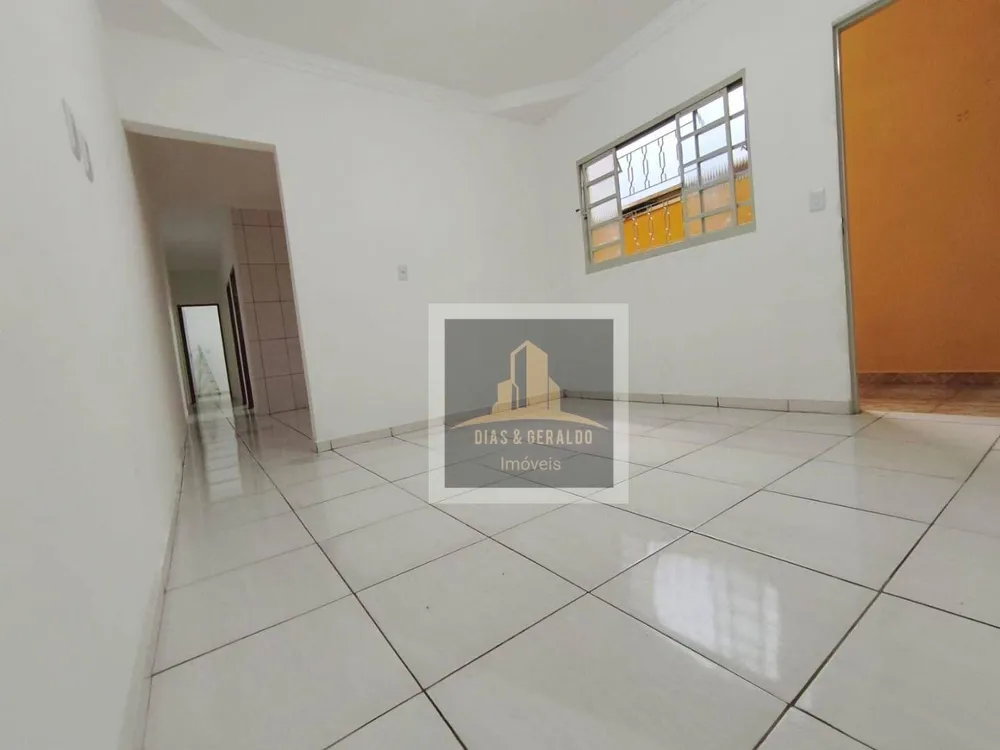 Casa, 3 quartos, 64 m² - Foto 2