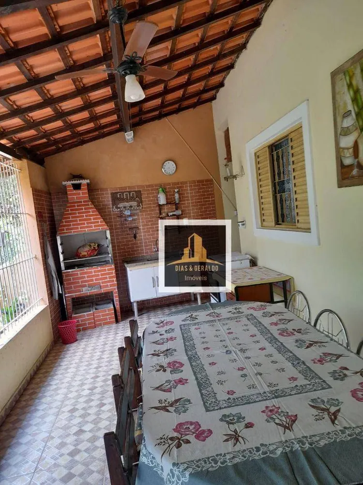 Chácara, 3 quartos, 751 m² - Foto 2