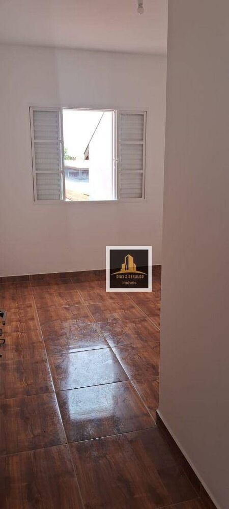 Casa à venda com 4 quartos, 105m² - Foto 4
