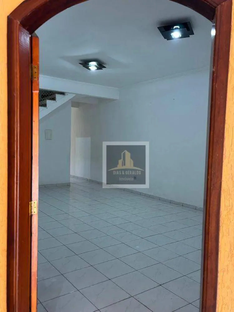 Sobrado, 3 quartos, 206 m² - Foto 2