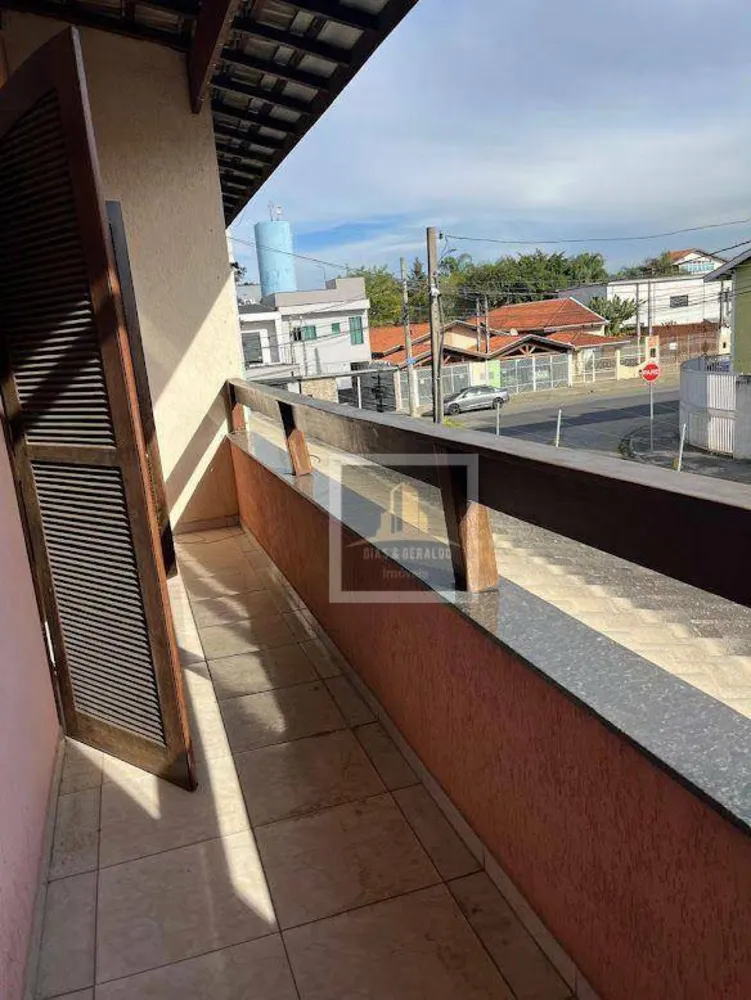 Sobrado, 3 quartos, 206 m² - Foto 1