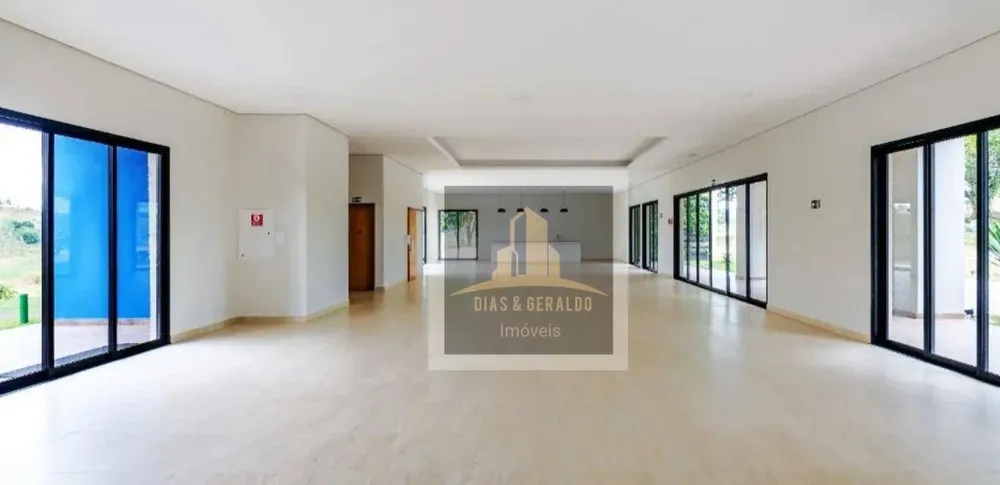 Loteamento e Condomínio, 500 m² - Foto 1