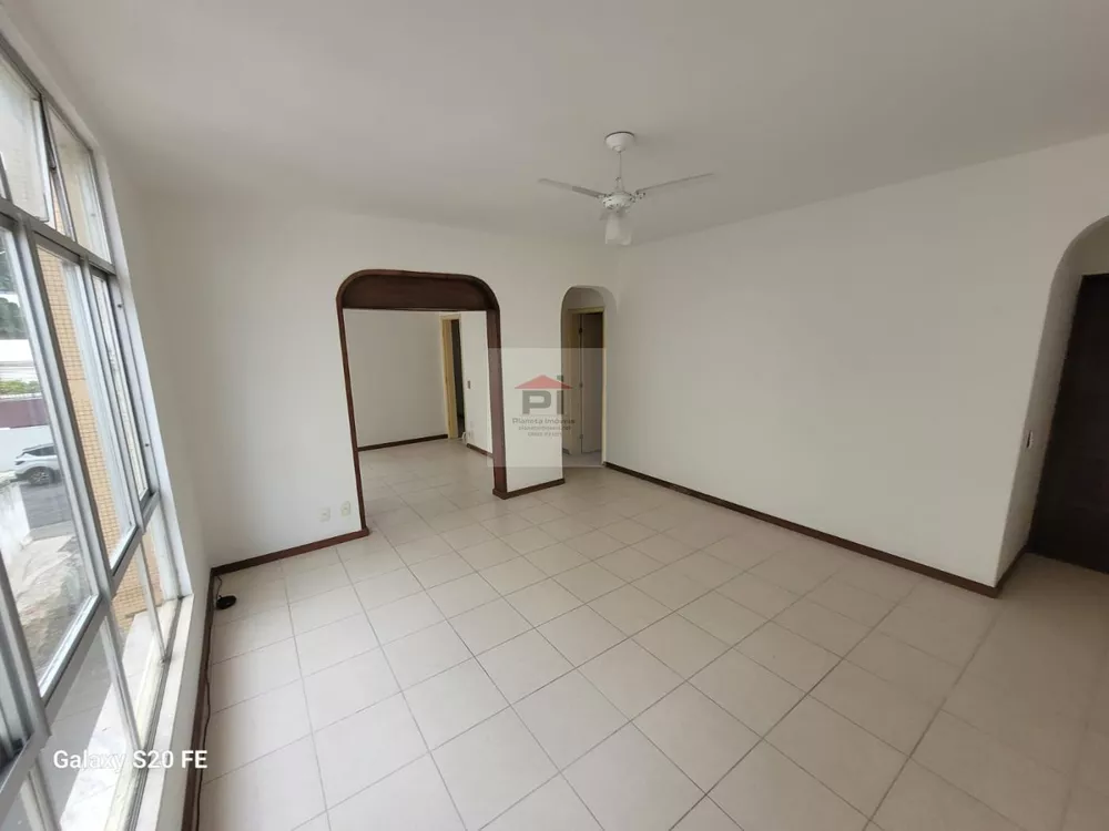 Apartamento à venda com 3 quartos, 115m² - Foto 2