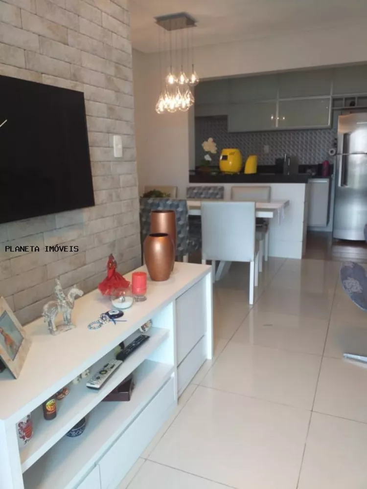 Apartamento à venda com 3 quartos, 80m² - Foto 2