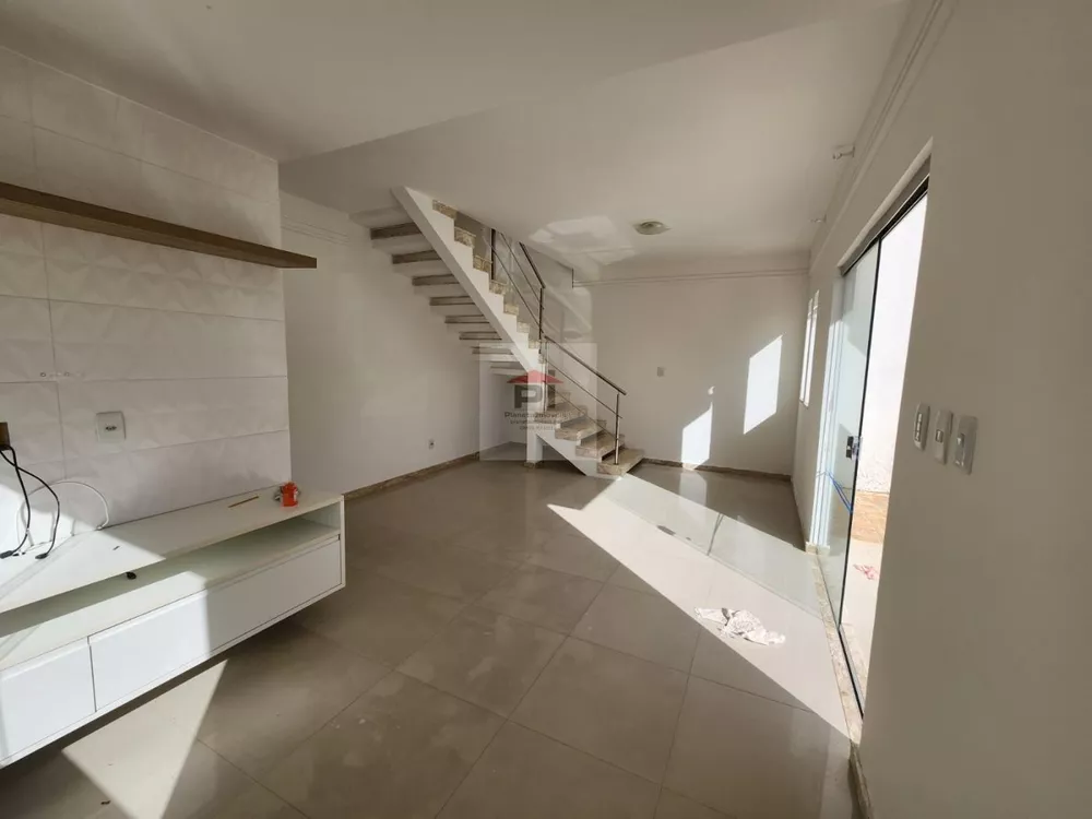 Casa de Condomínio à venda com 4 quartos, 156m² - Foto 2