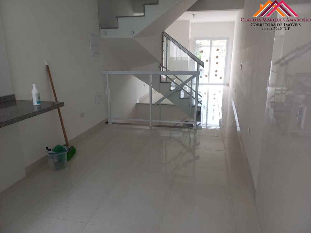 Sobrado à venda com 2 quartos, 85m² - Foto 1
