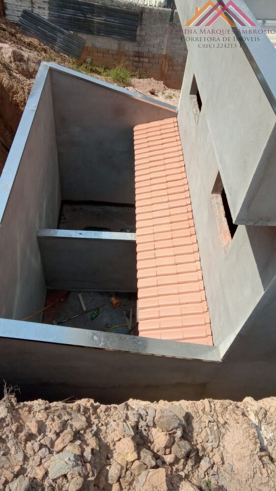 Sobrado à venda com 2 quartos, 60m² - Foto 2