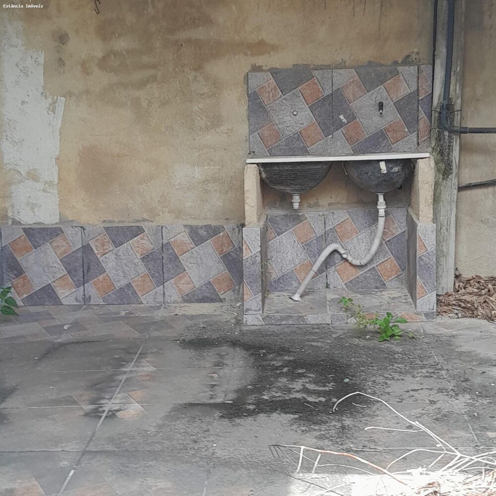 Casa de Condomínio à venda com 3 quartos, 201m² - Foto 1