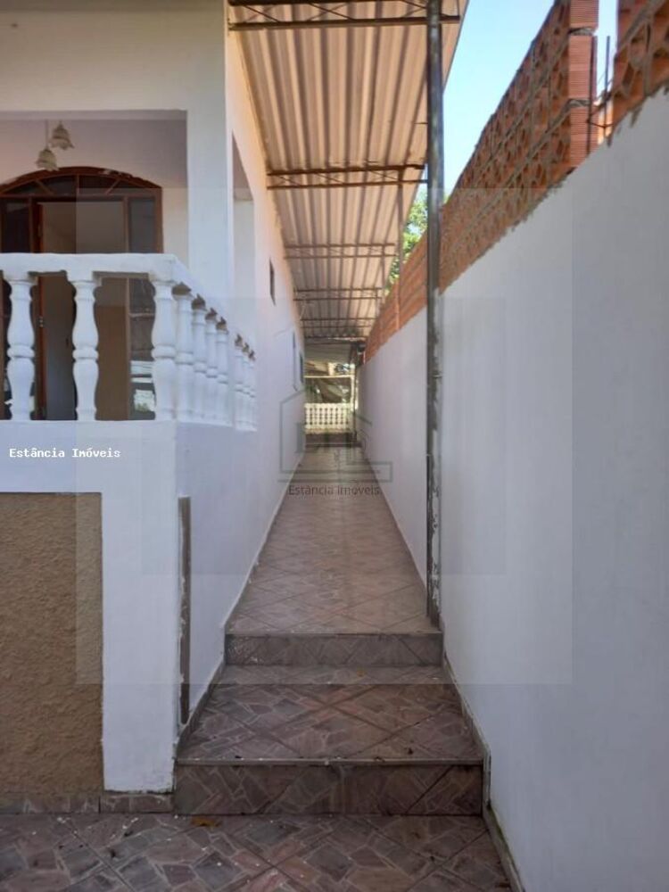 Casa à venda com 4 quartos, 250m² - Foto 2