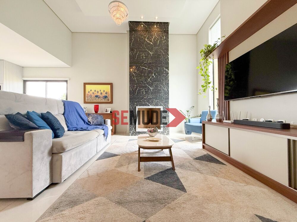 Casa à venda com 3 quartos, 375m² - Foto 1