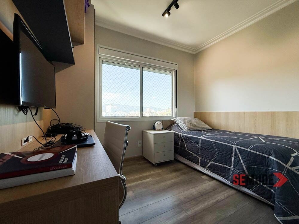 Apartamento à venda com 3 quartos, 243m² - Foto 4