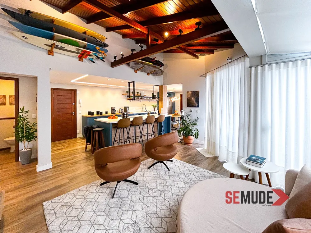 Cobertura, 3 quartos, 217 m² - Foto 2