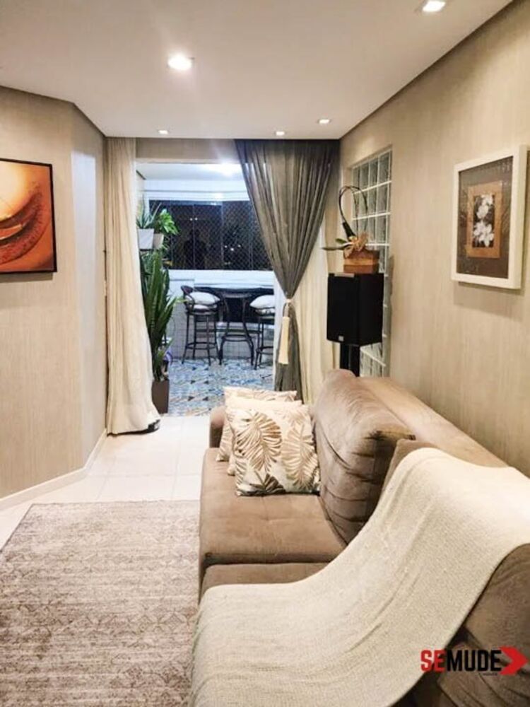 Apartamento à venda com 3 quartos, 107m² - Foto 1