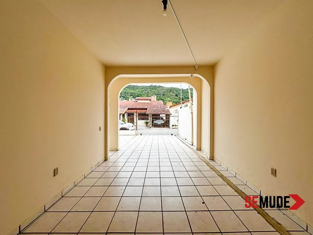Casa, 7 quartos, 250 m² - Foto 3