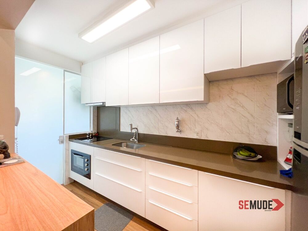 Apartamento à venda com 2 quartos, 70m² - Foto 2