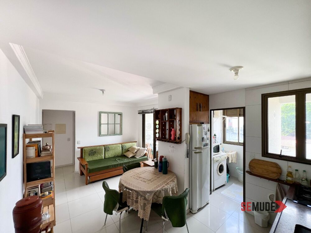 Apartamento à venda com 2 quartos, 70m² - Foto 1