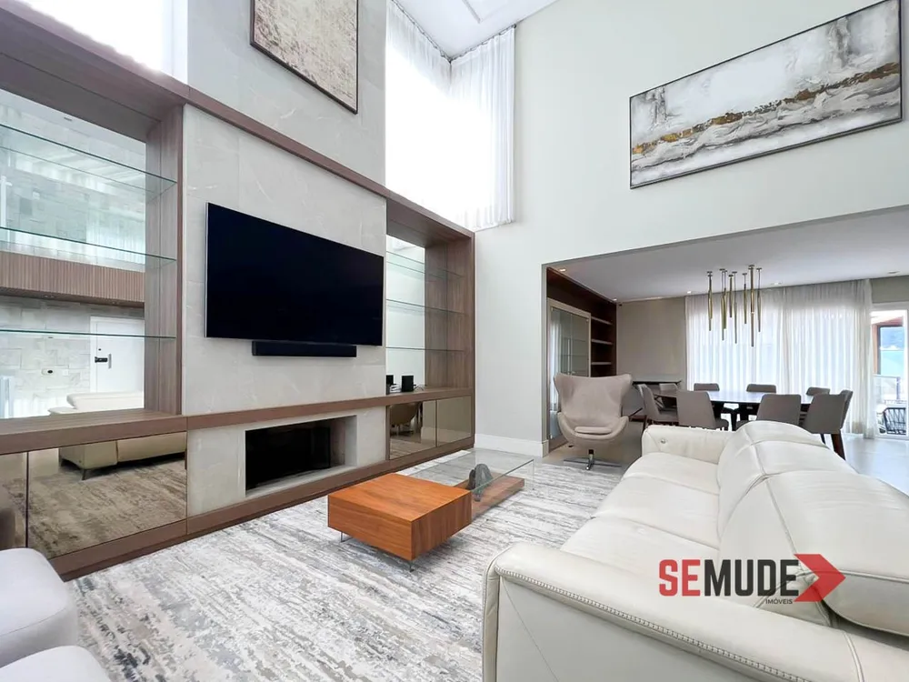 Casa, 4 quartos, 343 m² - Foto 1