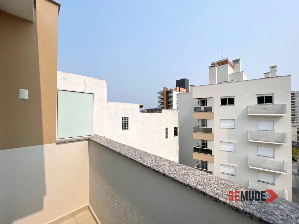 Apartamento à venda com 3 quartos, 115m² - Foto 2