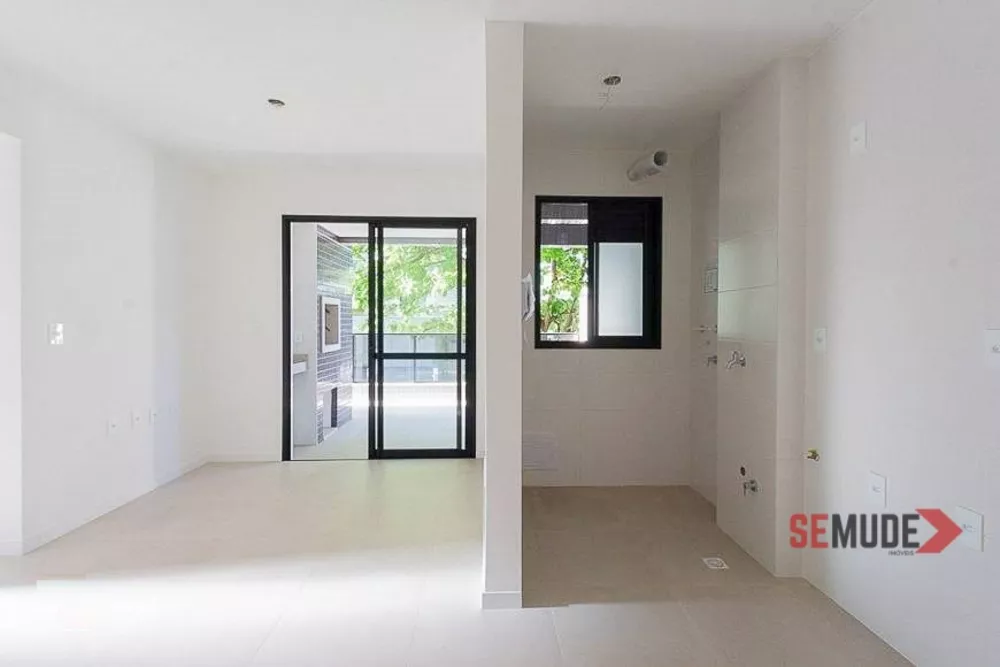 Apartamento à venda com 2 quartos, 100m² - Foto 3